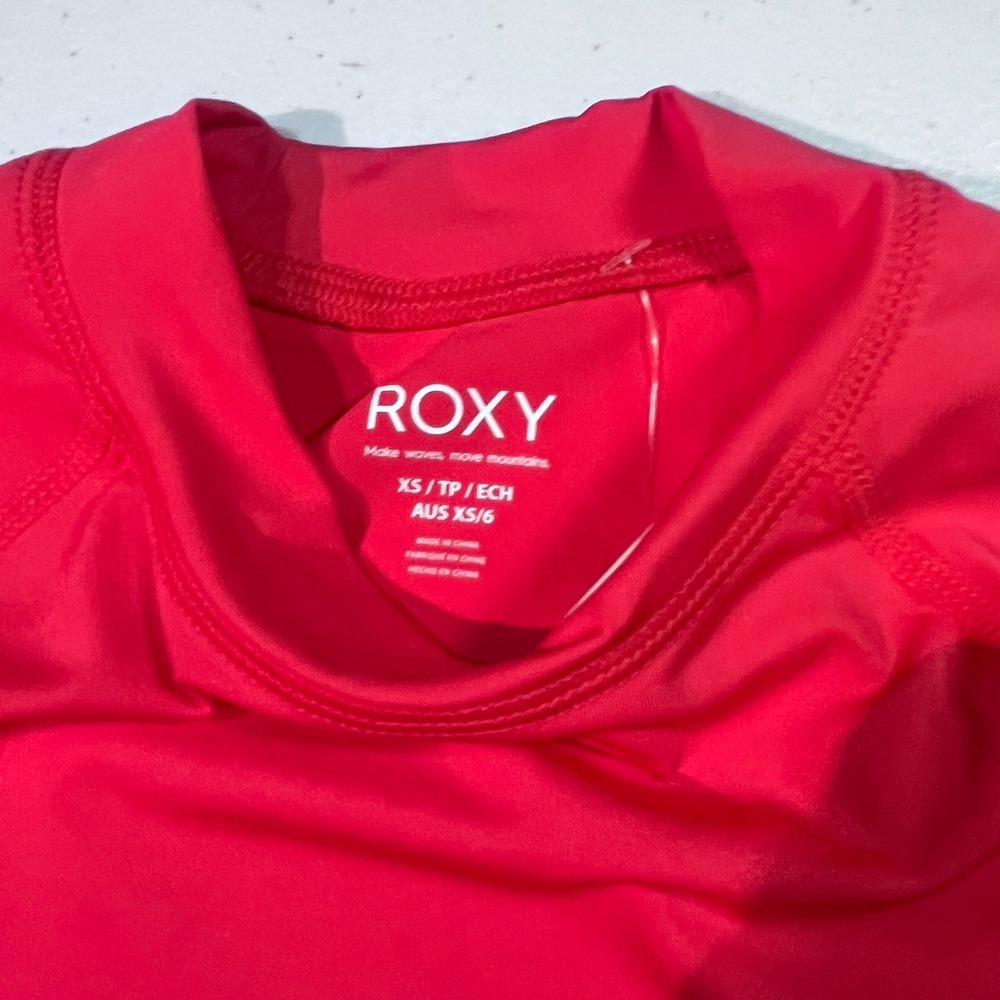 NWT Roxy Red Whole Hearted Rash Guard Long-Sleeve Surf‎ Swim Beach Top Size XS - Picture 5 of 7